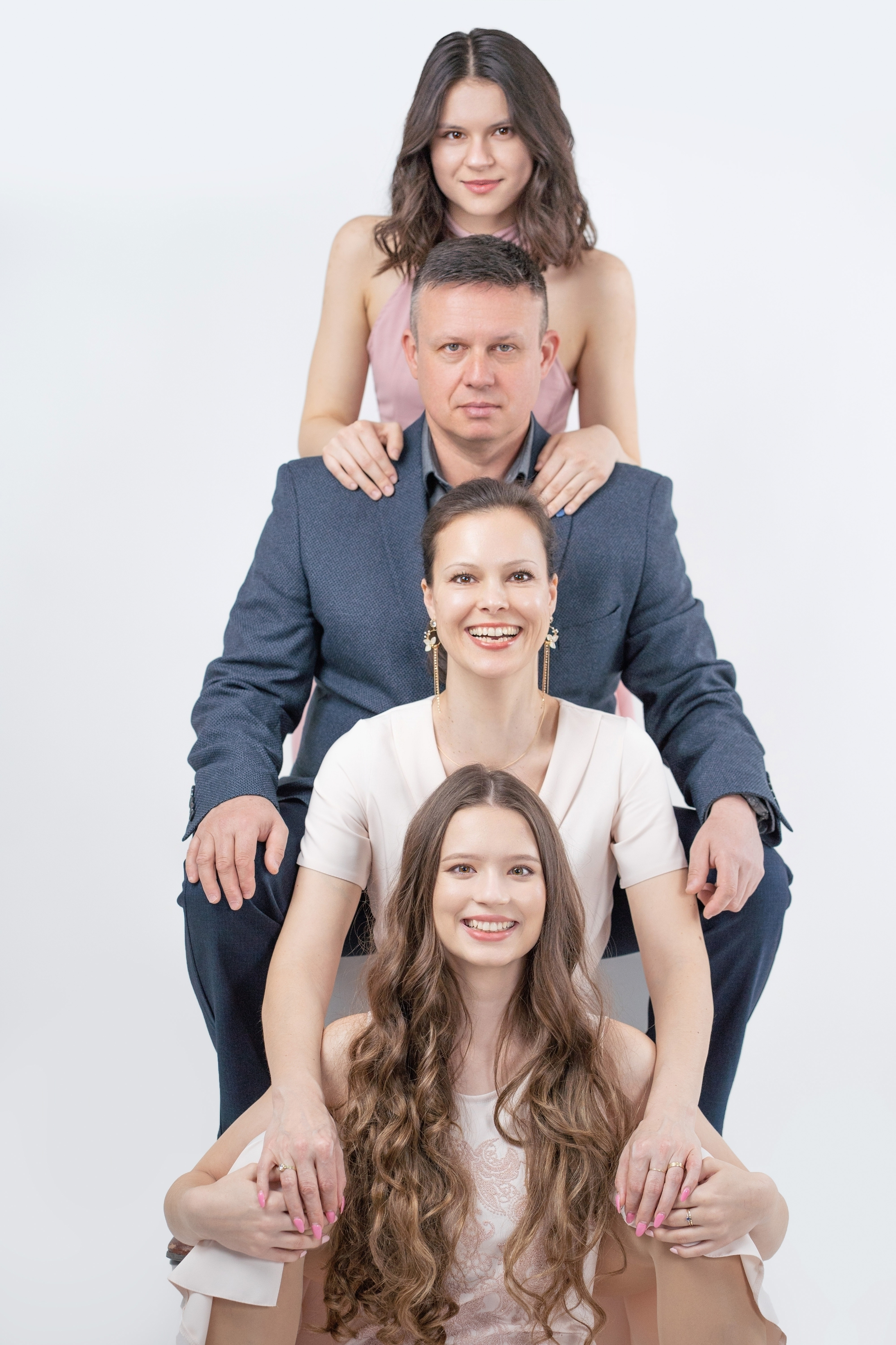 Rodinné fotografie v ateliéri – portréty rodičov, detí a súrodencov.