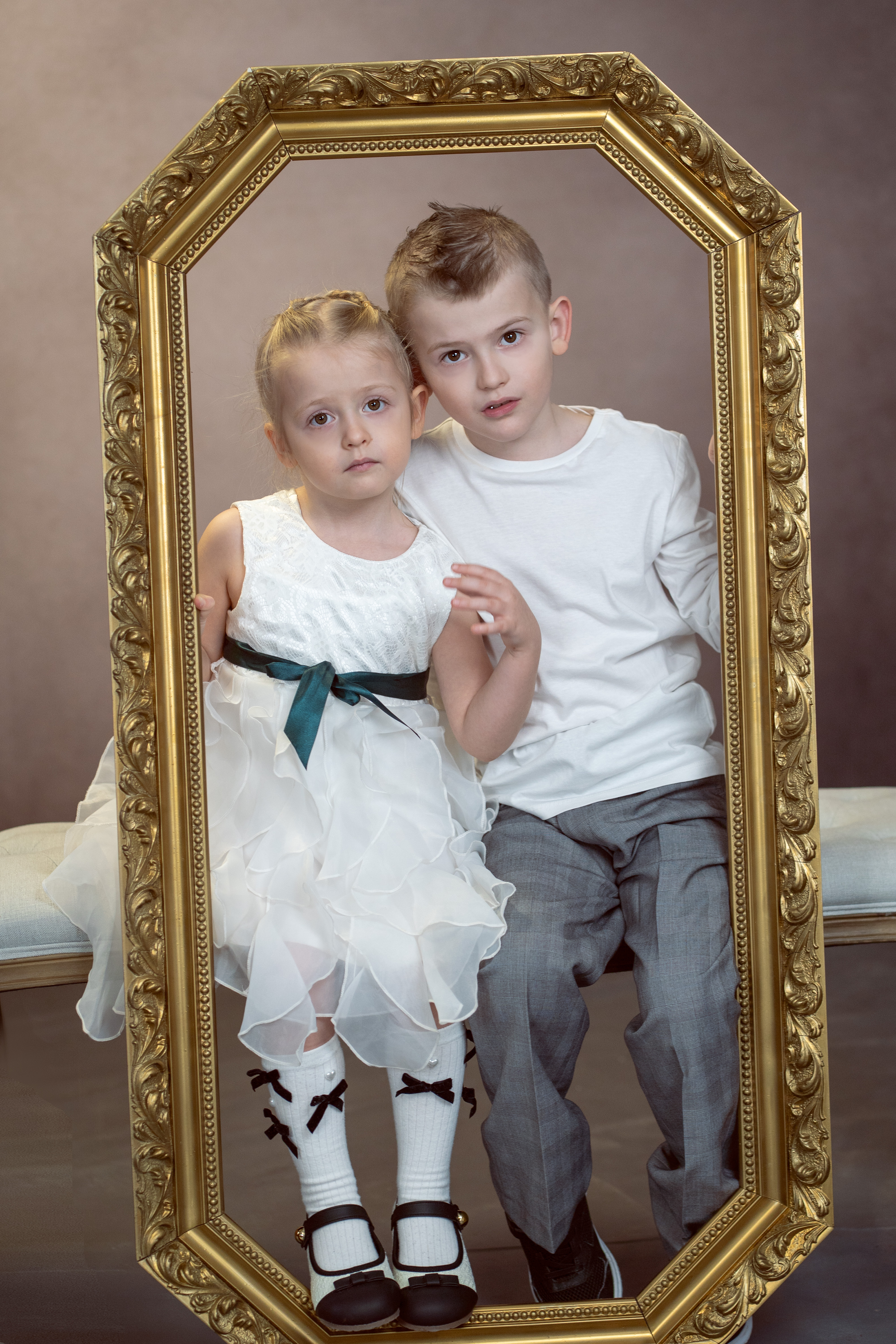 Fotenie súrodencov – fotografie zachytávajúce ich vzájomné puto.
